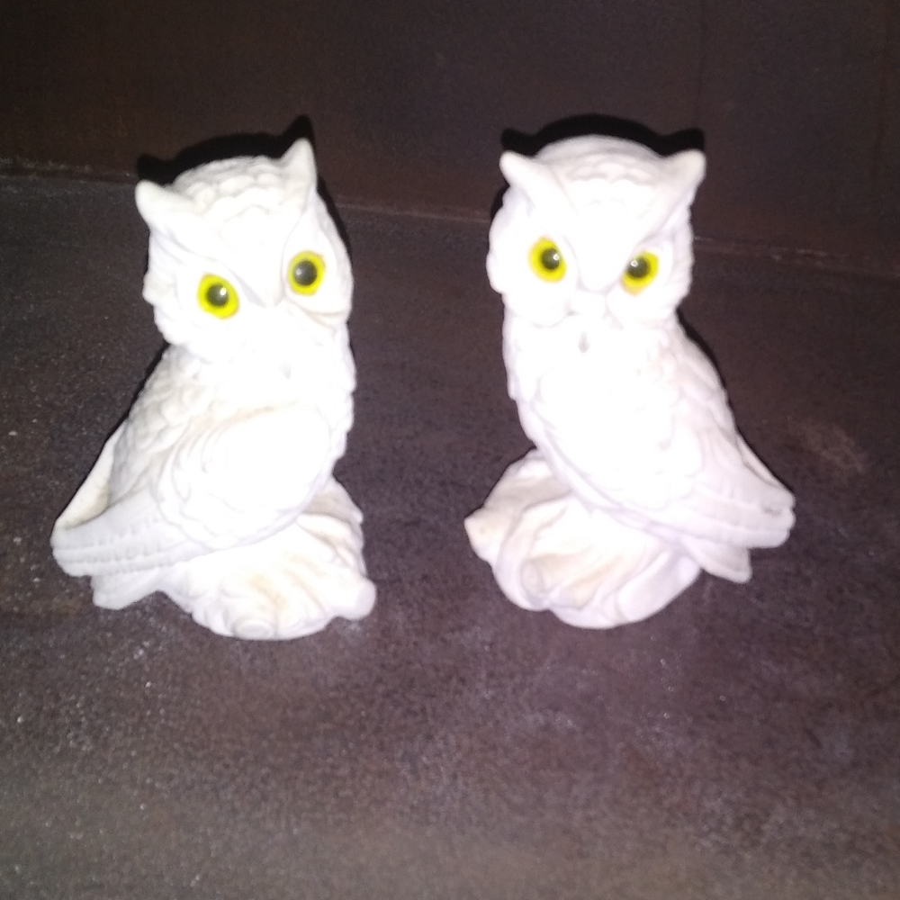 Set 2 snow owl figurines